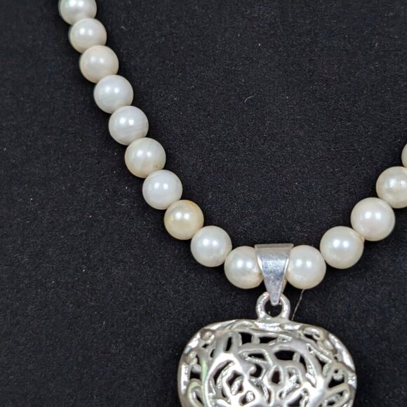 Vintage Pearl Necklace with Puffy Heart Pendant - Picture 3 of 8